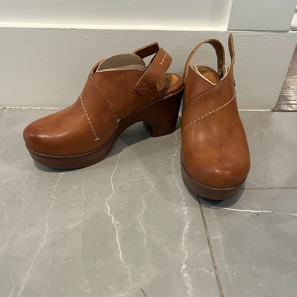 B. O. C. Cecelia clog. NWT and box. Size 7 - Picture 2 of 7